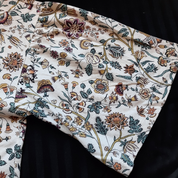 Uniqlo ut floral print white t-shirt size xs - Picture 3 of 7